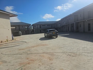 2 Bedroom Flat & Apartment