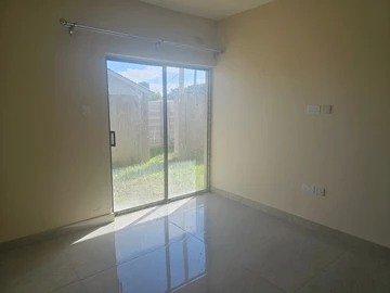 2 Bedroom Flat & Apartment