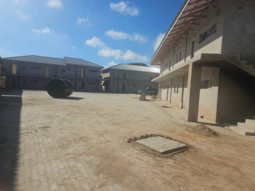 2 Bedroom Flat & Apartment