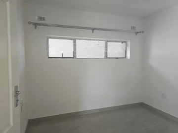 2 Bedroom Flat & Apartment